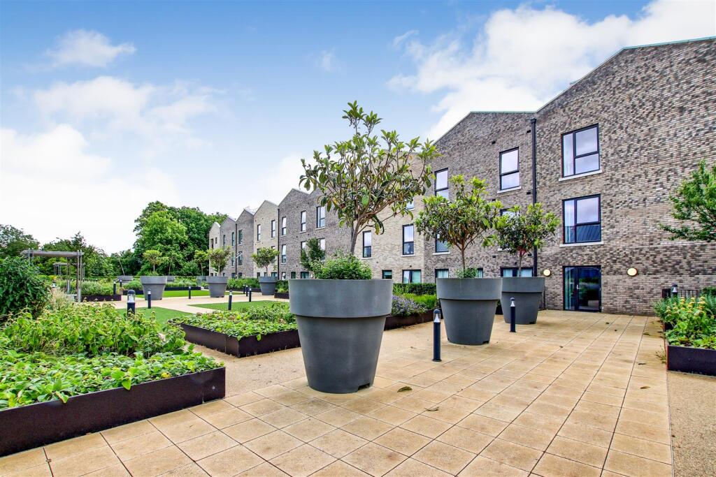 Gardens 2.jpg
