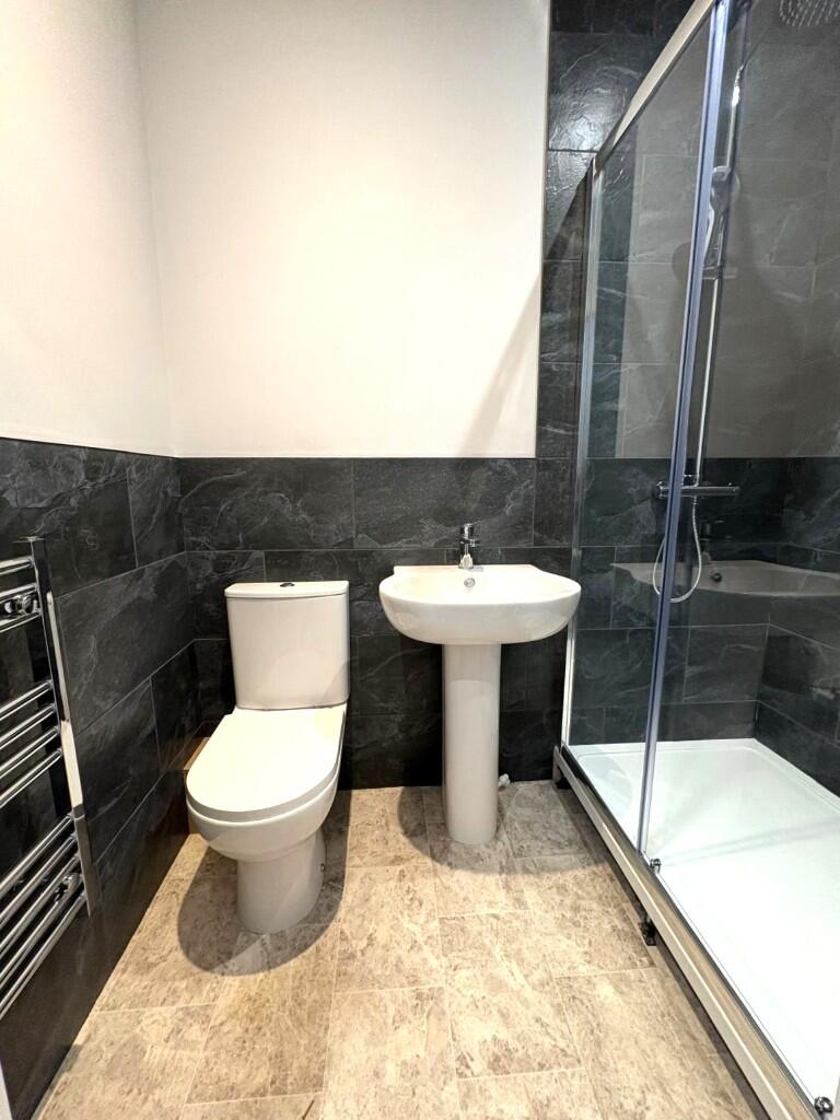 2nd Floor Bathroom