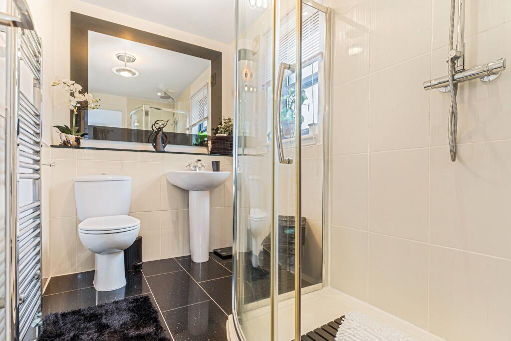 Master En-Suite
