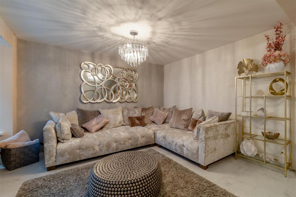 8635616-interior04.jpg