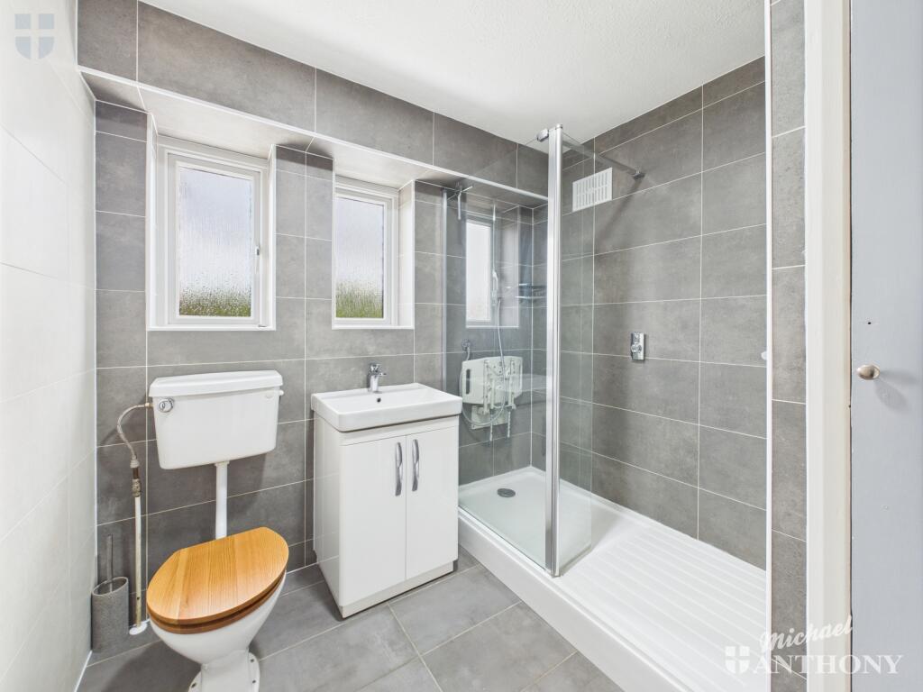 CAM03852G0-PR0313-STILL003