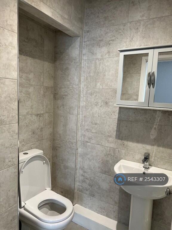 Bedroom 1 - Ensuite
