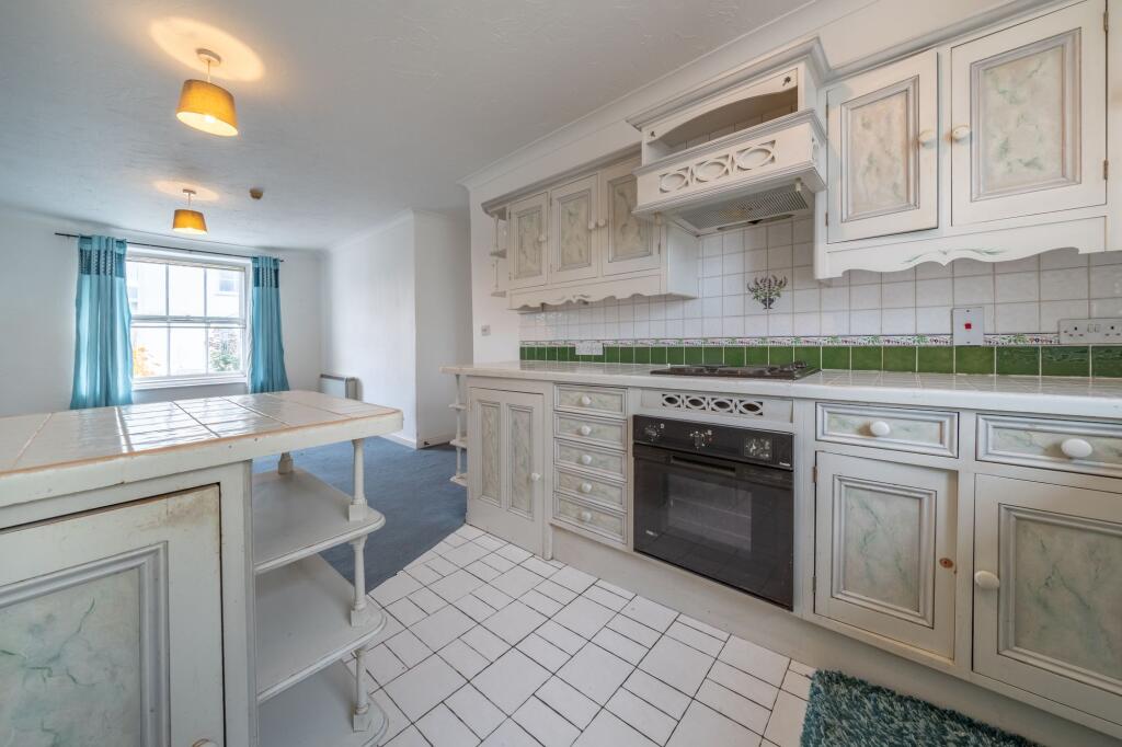 OPEN PLAN LIVING AREA