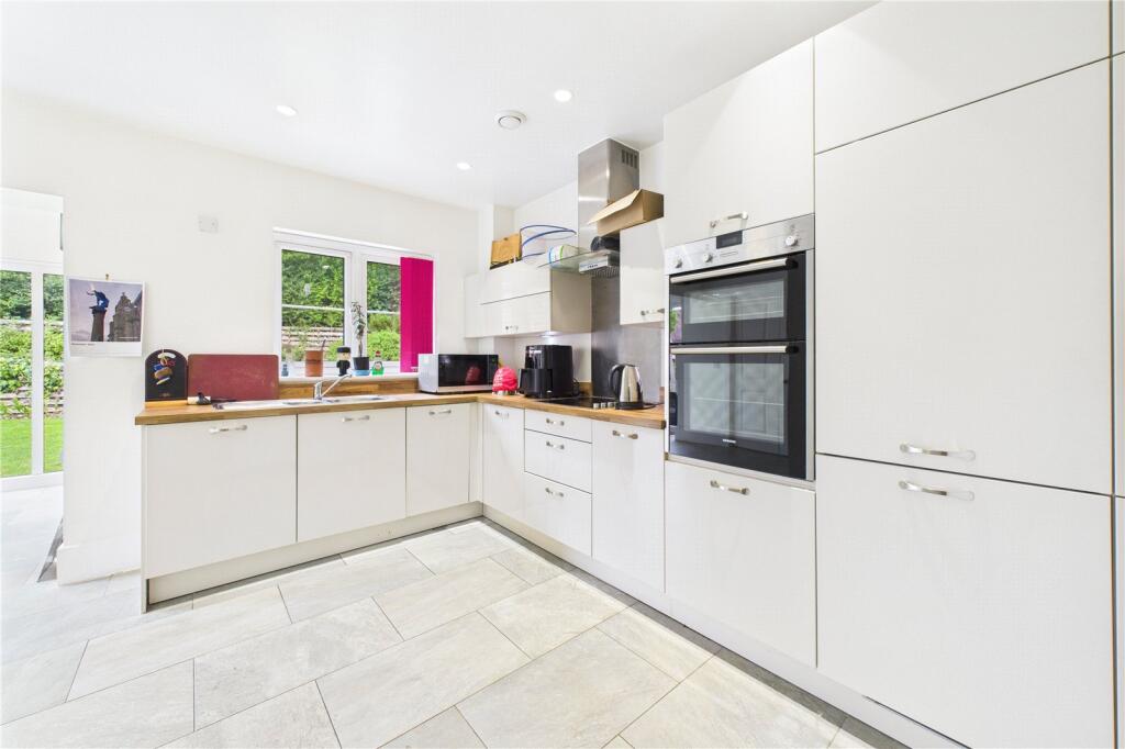 Kitchen/Breakfast Rm