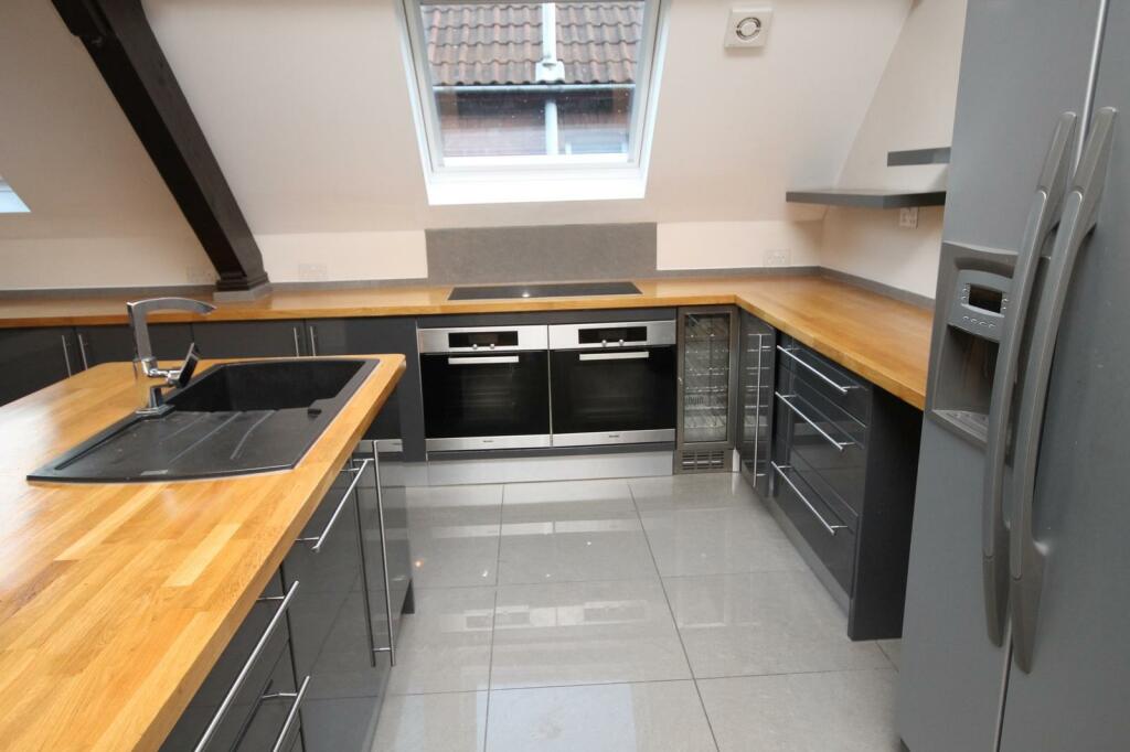 Kitchen Area (Copy).JPG