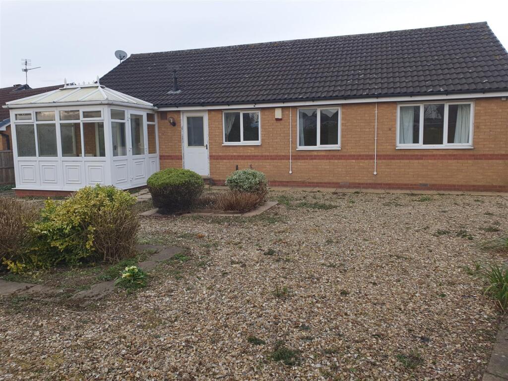 ADDITIONAL OUTSIDE PHOTOS