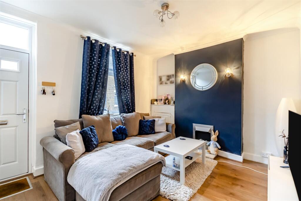 8675050-interior02.jpg