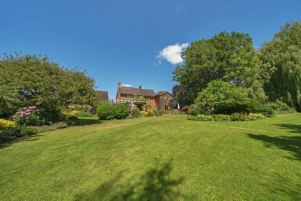 1303673-4-6852d7b...