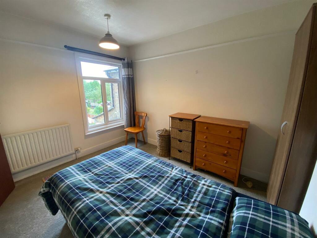 BEDROOM 2: