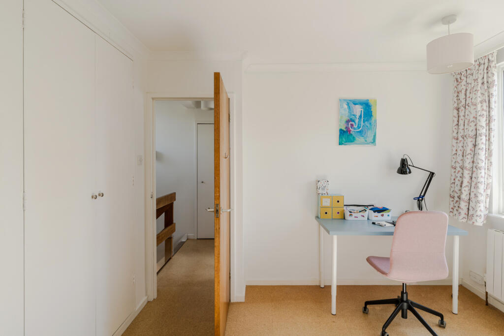 272767 - 75 Hall Drive-56.jpg