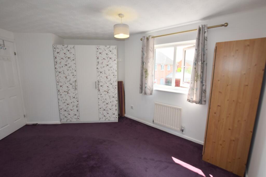 40 Rhodes Place main bedroom