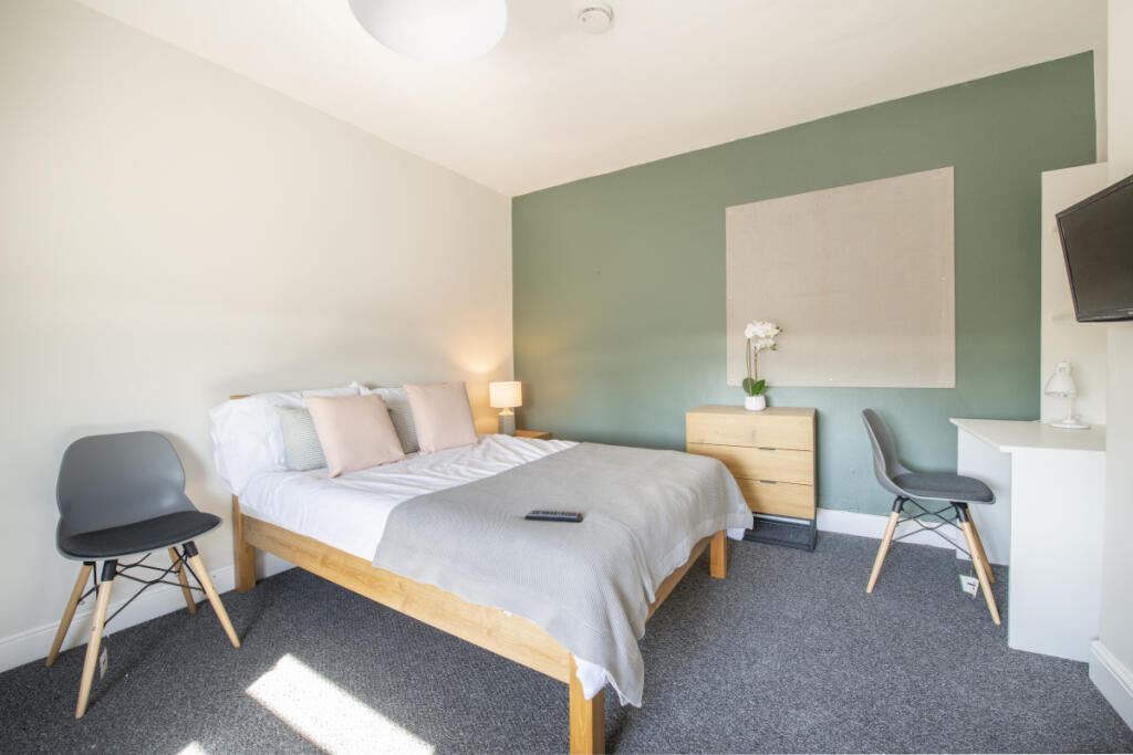 11 Arthur, Bedroom 5