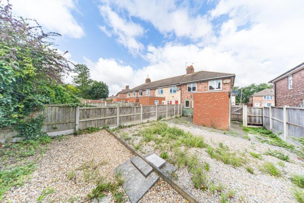 36 Wellesbourne Road garden 2.jpg