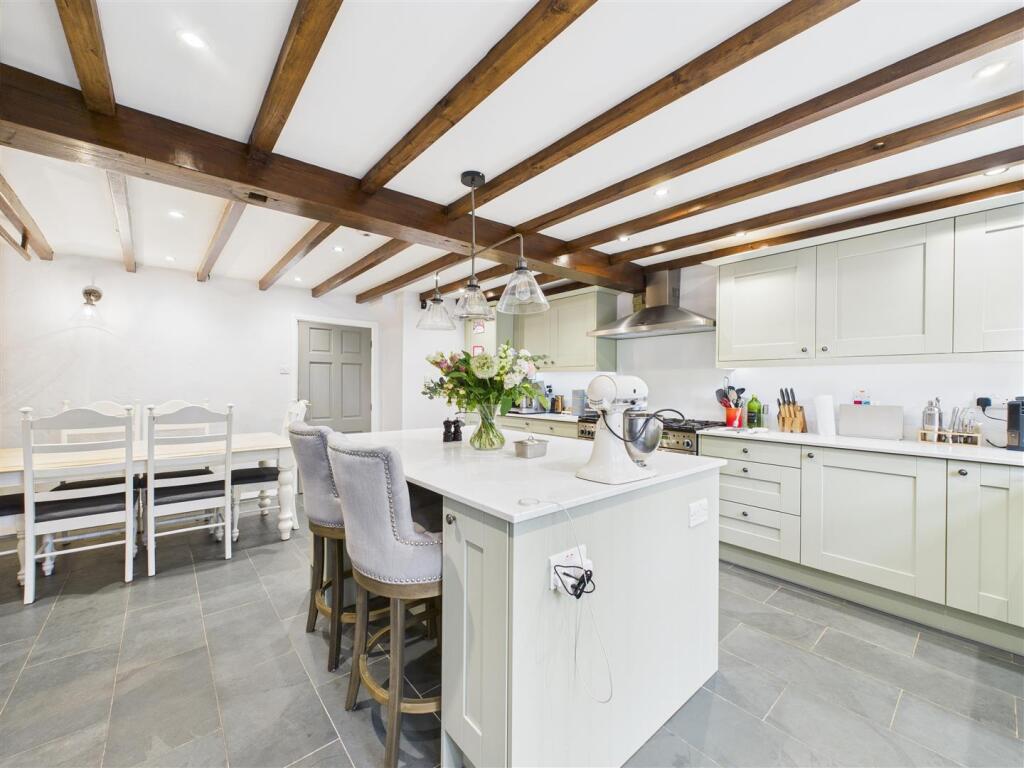KITCHEN/ DINER
