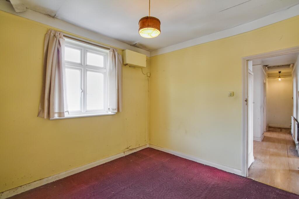8 Tithe Court, Hall Lane, London NW4 4TL