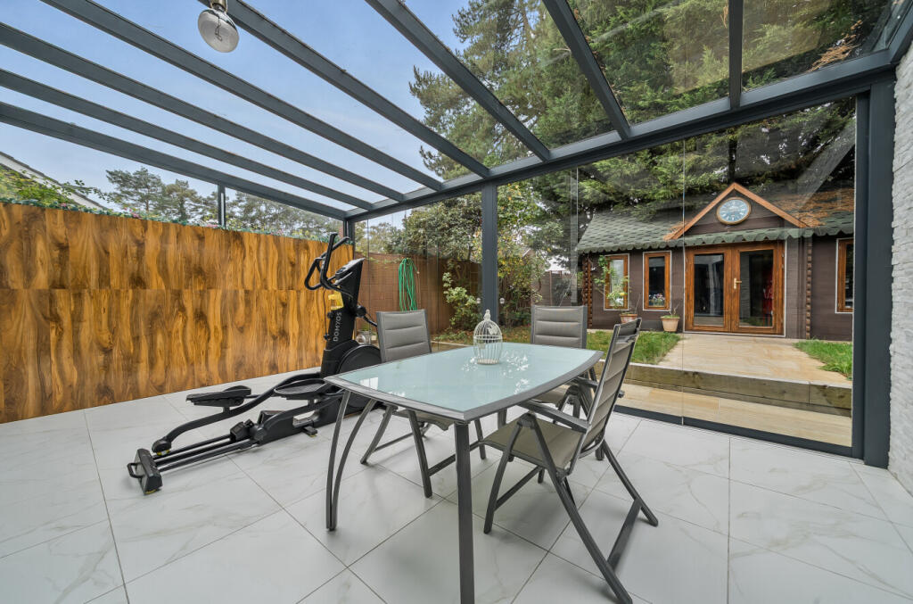 1369584-10-68f244...