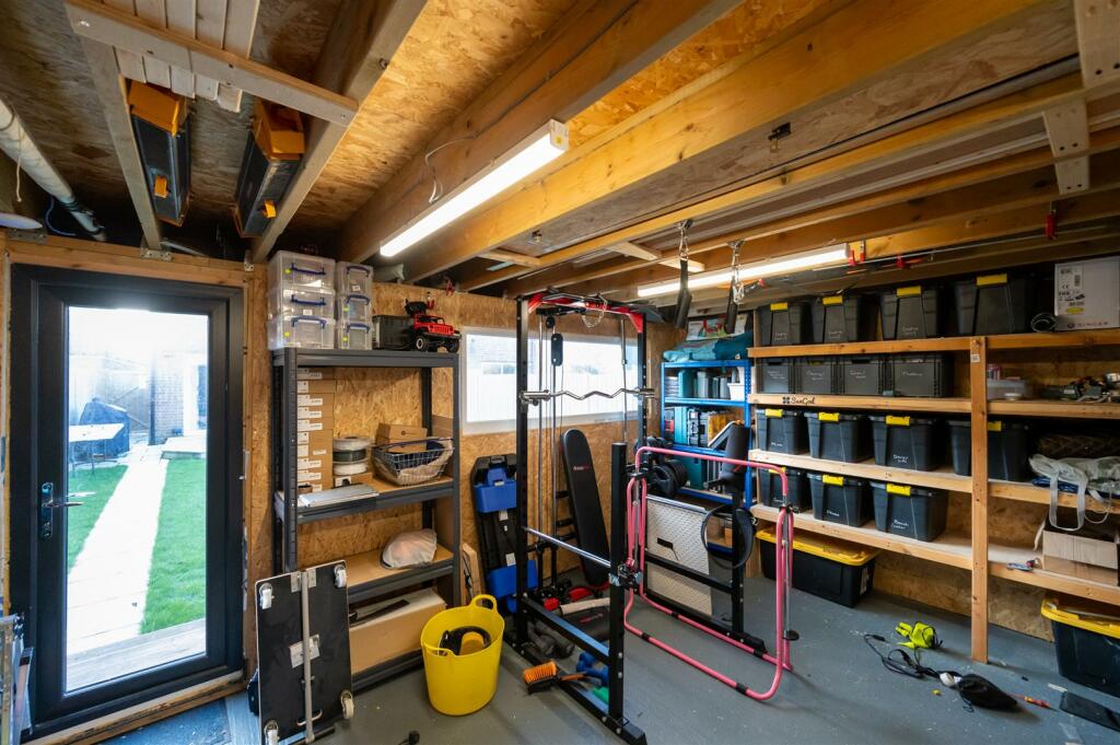 6 Blackthorn Drive 24 5.jpg