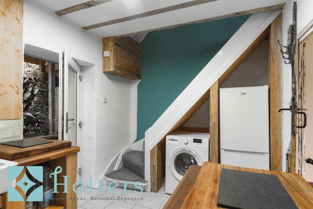 HOLT - 6 Rock Terrace, Llanidloes-11.jpg