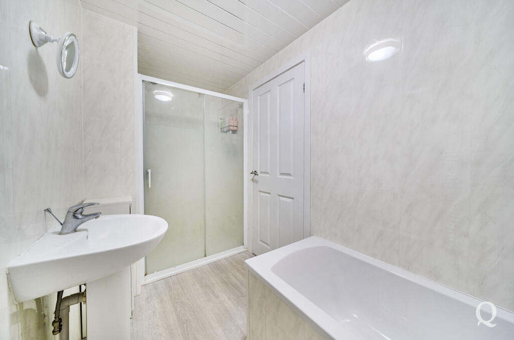 33a5d1d3-fe33-4a4...