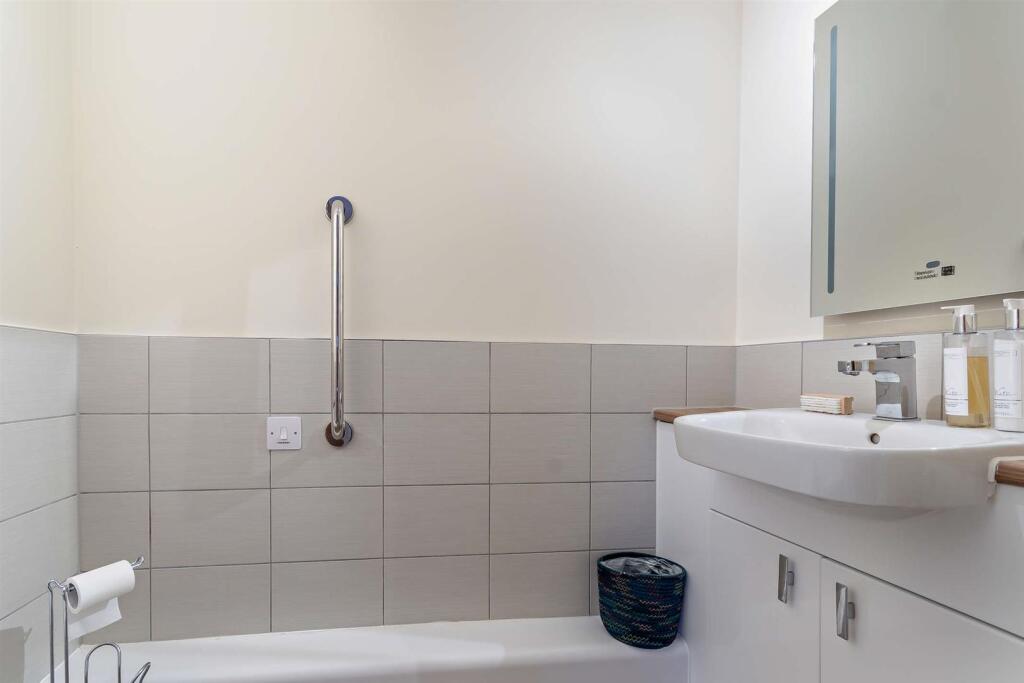 8654930-interior12-800.jpg
