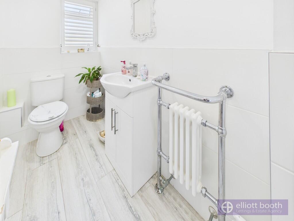 Downstairs Shower...