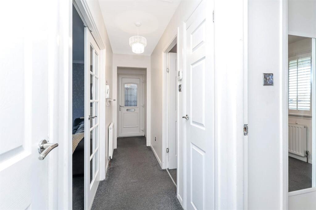 22 The Groves Hallway.jpeg