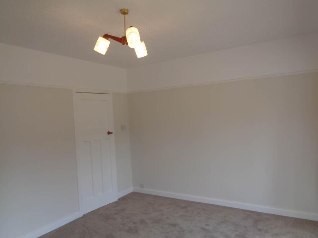 Dean Court 5 Living 