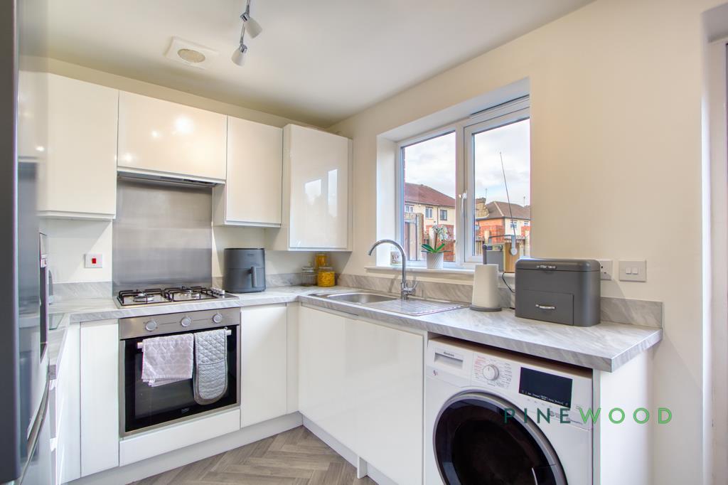 KITCHEN / DINER