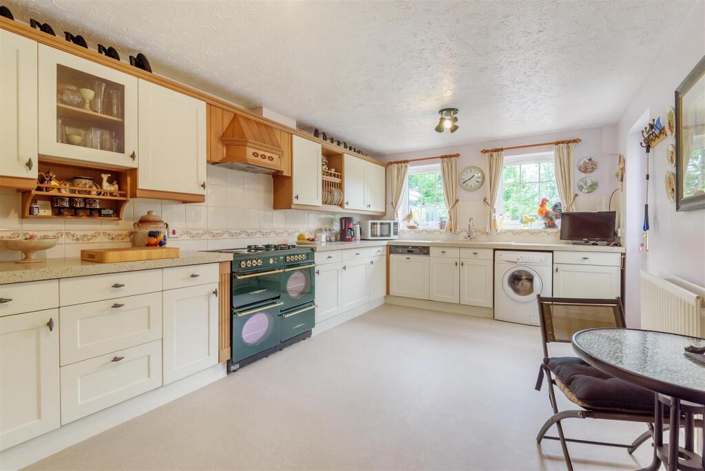 Fitted kitchen