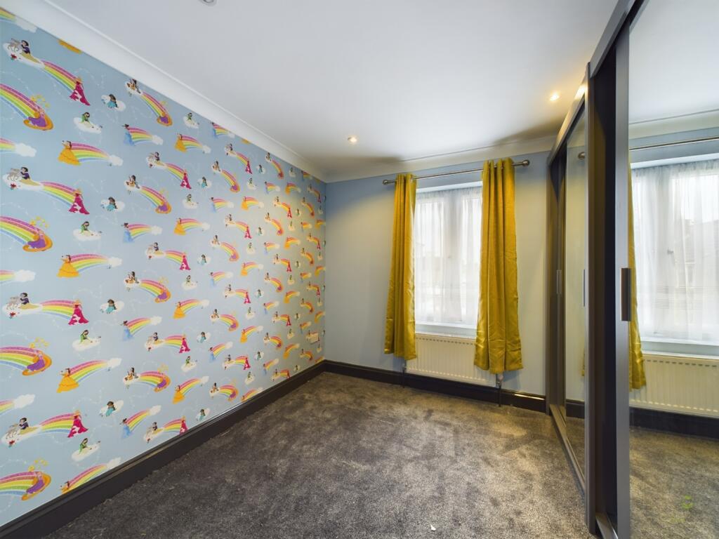 CAM01834G0-PR0204-STILL006