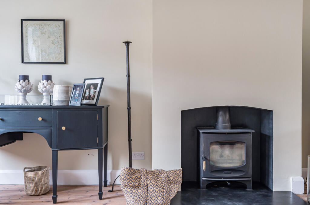 1353898-27-68caf9...