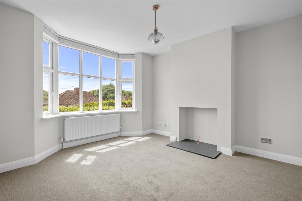 93 Southfield Road, HP13 5LB-5.jpg