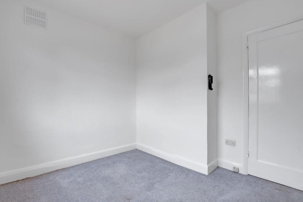 10-a54eJHPropWorld - 21 Meadowview Close - 28-medi