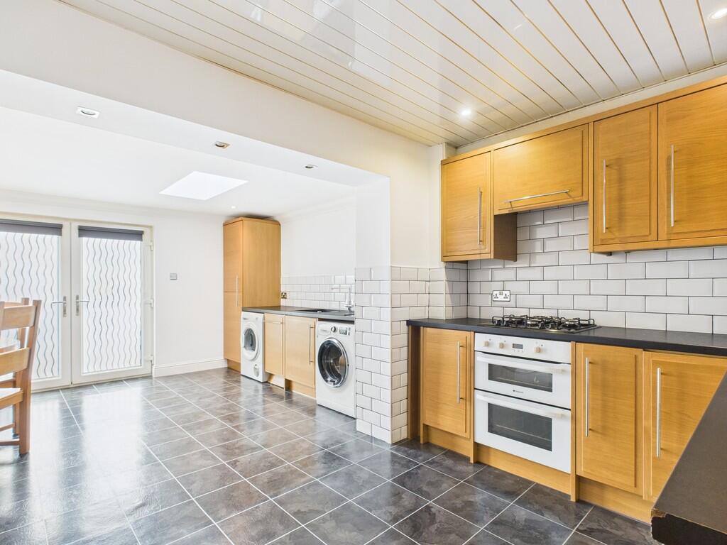 CAM05526G0-PR0042...