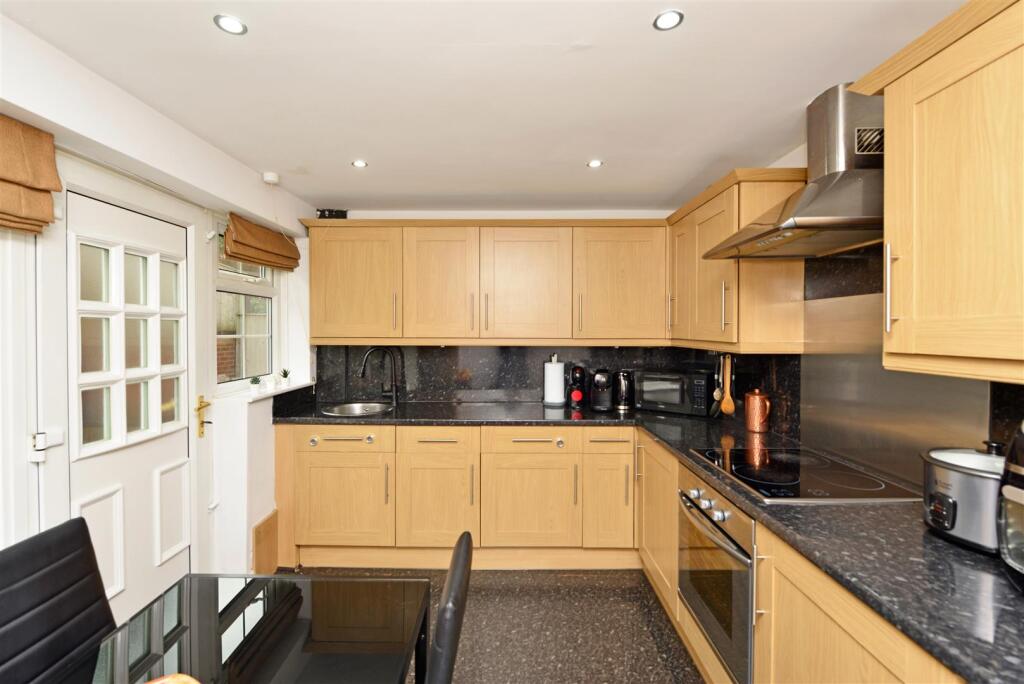 Fitted Dining Kitchen: