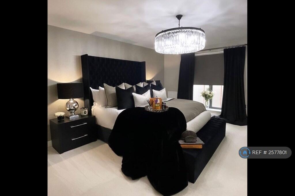 Master Bedroom With En-Suite