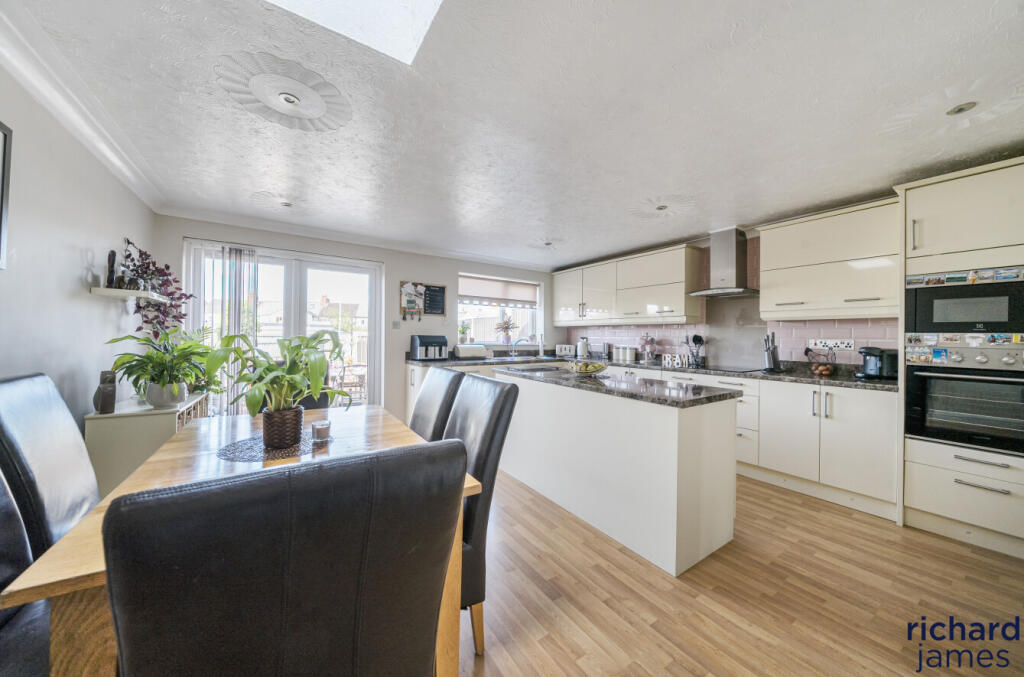 f0b8b92d9b2448a8bb35db88071b2176