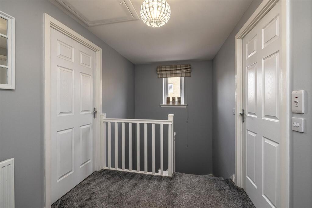 8 Knoll Park Avenue Galashiels 50.JPG