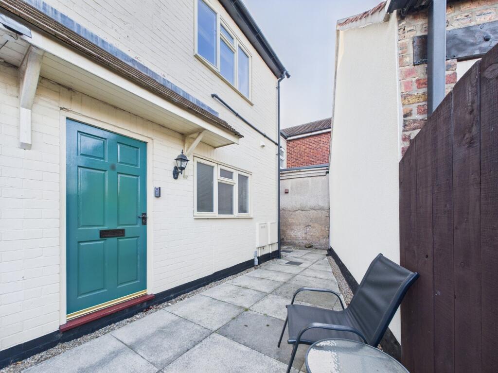 1 Bedroom Quarter House - For Sale