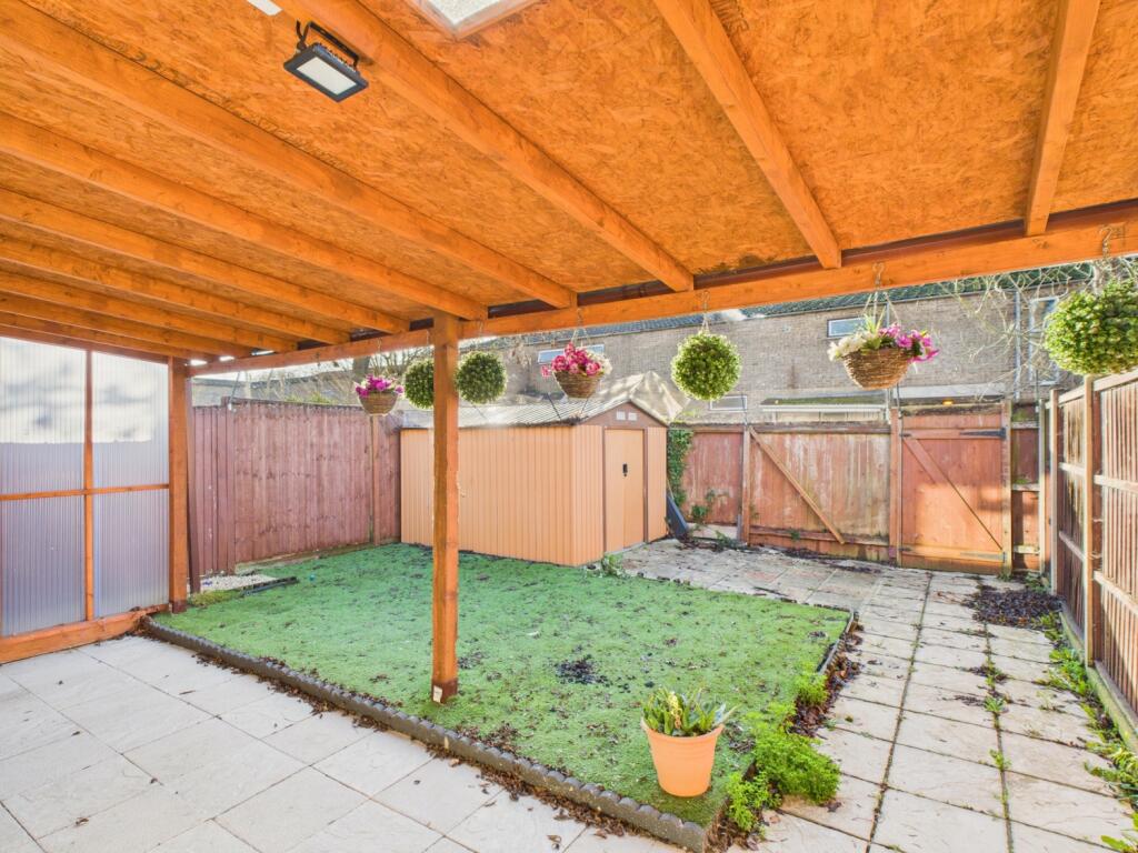 CAM01909G0-PR0440-STILL006