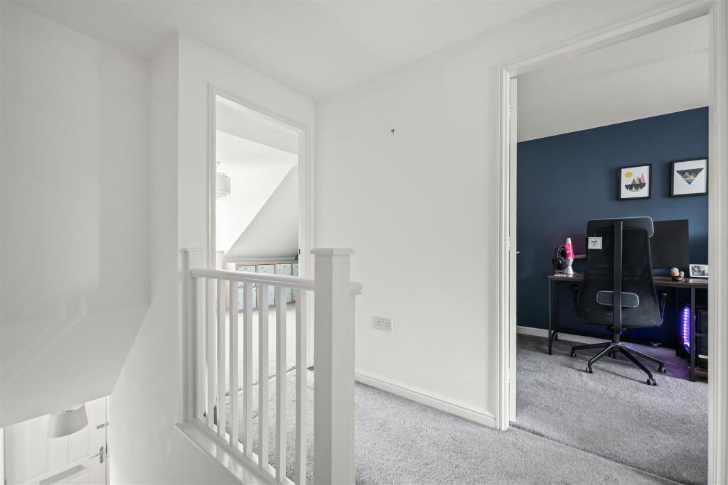 153 Masefield Avenue-10.jpg