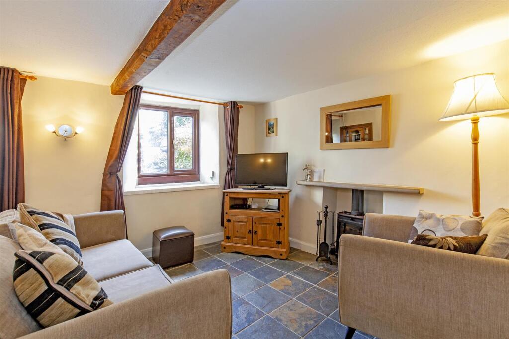 Reception Room-3.jpg