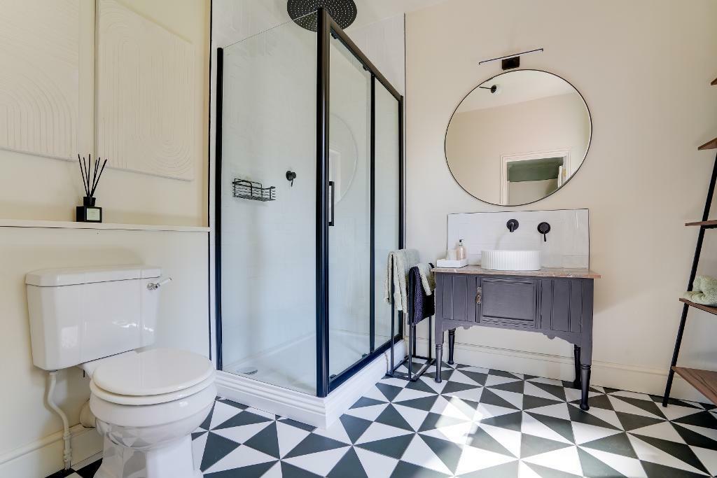 Ensuite shower room to Bedroom 1