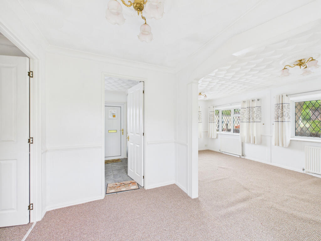 CAM02909G0-PR0470-STILL003