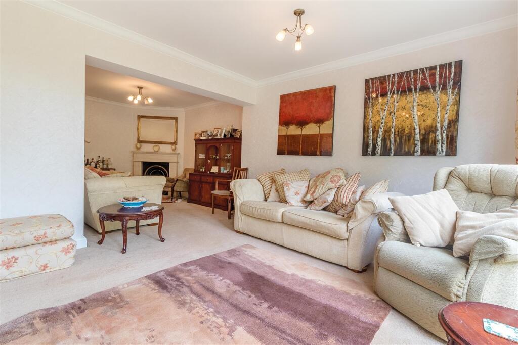 rear reception into snug