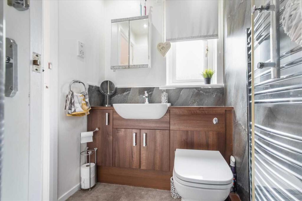 En-Suite (2)