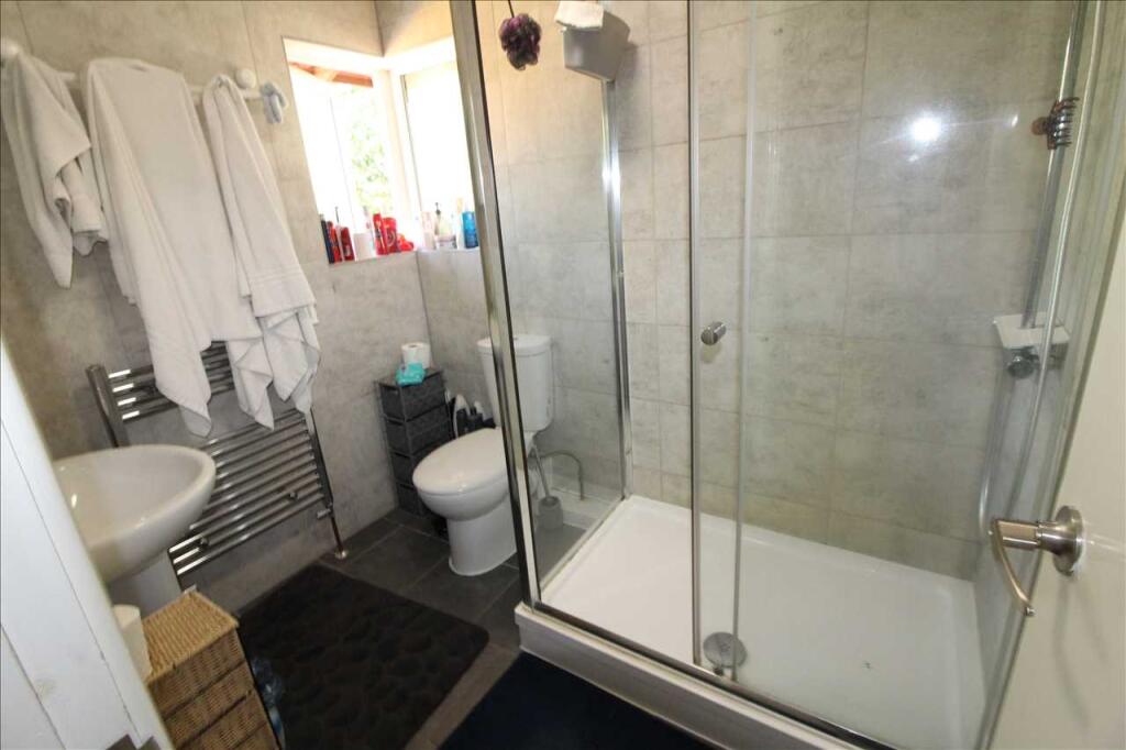 FIRST FLOOR SHOWER