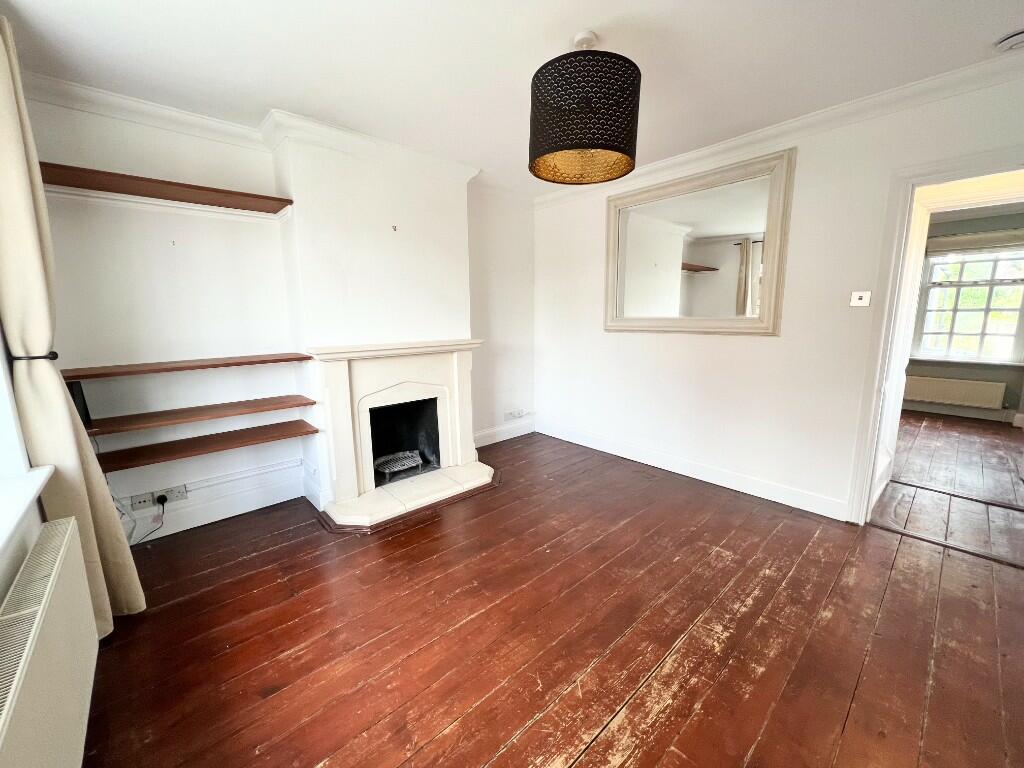 LIVING ROOM 1