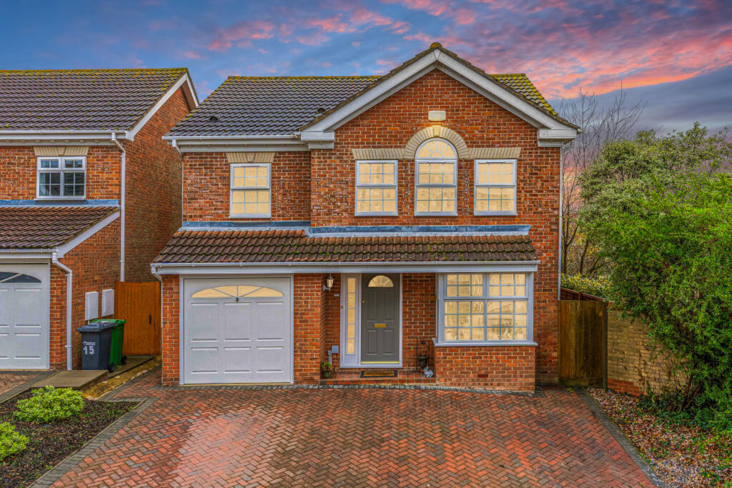 4 bedroom detached house for sale