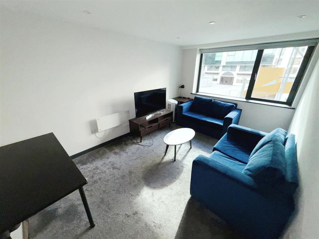 Open Plan Lounge Kitchen